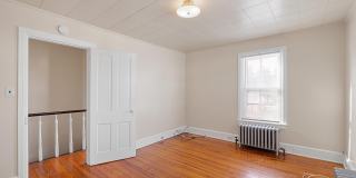 221 CHESTNUT Street Gallery 20