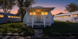 Charming 2BR Duplex in Commerce City Gallery 1