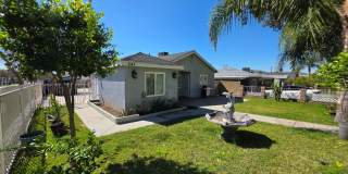 247 E 44th St Gallery 1