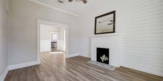 917 W Sears Street Gallery 1