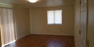 Beautiful 3 Bedroom, 2 bathroom House in Great Quiet Neighborhood. Gallery 6