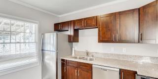 Modern 2 Bedroom House With A Huge Backyard! Gallery 12