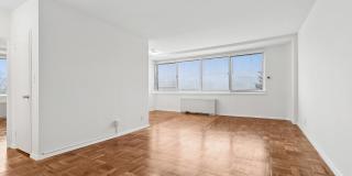 Quebec House Gallery 34