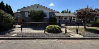 3 Bedroom on Large corner lot! 3 Bedroom on Large corner lot! Gallery 34