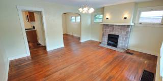*Spacious & Updated 3BD/1BA Single-Family Home Available in Brookline* Gallery 4