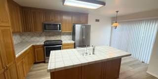Beautiful 3-Bedroom Condo in Chatsworth! Gallery 8