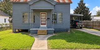 206 South Bailey Street Gallery 1
