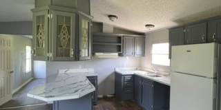 Country living with spacious front and backyard - 3 beds/ 2bath available now Gallery 1