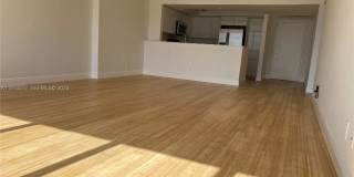 5600 Collins Avenue Gallery 8