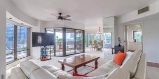 100 Harbor Drive Gallery 9