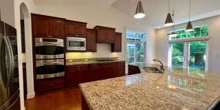 Spacious Home on Golf Course  - All Bedrooms En Suite Gallery 10