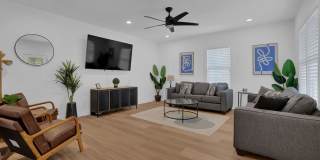 438 Hamilton E Holmes Drive NW Gallery 1