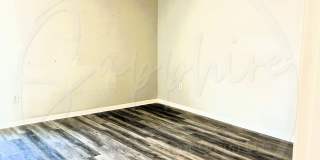 5623 North Northwood Terrace Gallery 7