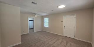 Updated 2BR/1BA Home with a fenced back yard Gallery 4