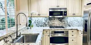 $4,495.00 / 1600 sq.ft - 3 bdrm/2.5 bth Vantis Twnhse w/ panoramic view Gallery 1