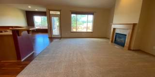 Large 3 Bed Home with Office, Fenced Yard, and Lawn Service! Gallery 16