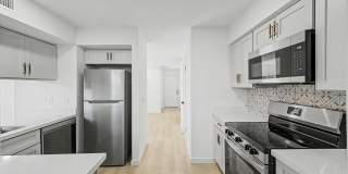 Remodeled 3BR End Unit Townhome in South Tempe | Private Yard + Covered Parking Gallery 1