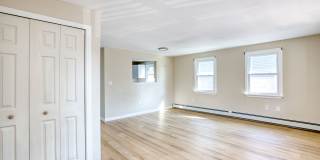 Lovely 3 Bedroom 1 Bathroom - 1st Floor with/ Washer and Dryer Gallery 63