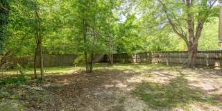 Refreshed 3 BR/2 BA home near I-49/UofA! Large fenced yard! Gallery 17