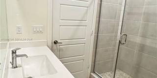 8005 NW 104th Ave Gallery 11