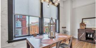 2 BED | 2 BATH | DOWNTOWN CONDO | GARAGE PARKING INCLUDED Gallery 17