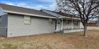 3 bed room home for rent in Moore! 2 baths, 2 car garage with fenced yard near Santa Fe and SW 4th Street. Gallery 1