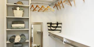 The Strand Gallery 16