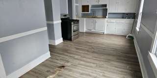 upper two bedroom unit with bonus room West side Gallery 1