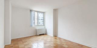 3003 Van Ness Gallery 45