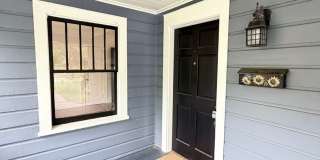 West Asheville Bungalow. 2 bedrooms, 1 bathroom. Great location! Gallery 3