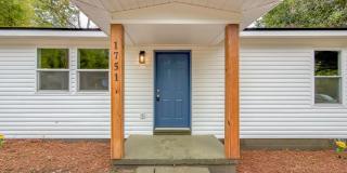 RENOVATED 4/2 in Walkable Location, Stainless Steel Appliances, & Garage/Workshop! Available NOW for $1850/month! Gallery 3
