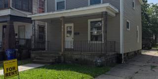 Large Downtown 4 Bedroom House Gallery 1