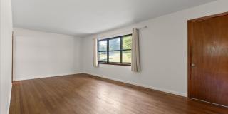 517 Randall Street Gallery 4