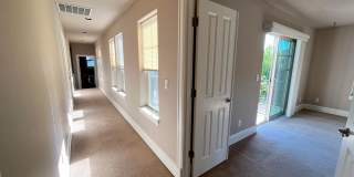 Stunning Corner Home in King City with Washer/Dryer Included, Private Courtyard! Gallery 19