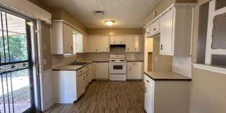 3 bed, 1 1/2 bath, 1 car garage Gallery 25