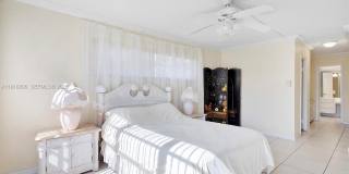 1700 NE 191st St Gallery 20