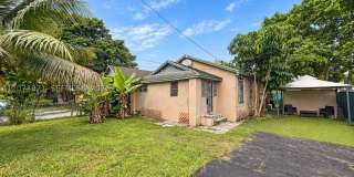 7560 NE Miami Ct Gallery 1