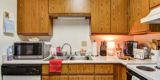 Hickory Knoll Apartments - Affordable Housing Gallery 8