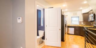 Contemporary Three Bedroom Home in Point Breeze Gallery 12