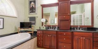 6605 STONINGTON DRIVE N Gallery 40