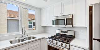 Gorgeous 2 bed/2 baths, located in the highly desired community of Woodbridge. Gallery 10