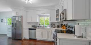 1714 Costado St Gallery 10