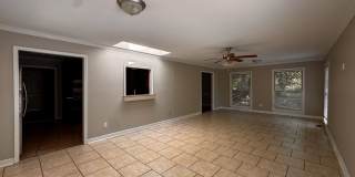 Beautiful Tri Level Home in Vanstory Hills Gallery 14