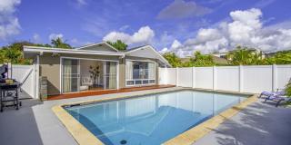 2bd/2ba Home w/Private Pool, Upscale decor,  Near Kahala Beach. Kahala Cottage Gallery 1