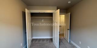 Charming 3 Bed, 2 Bath Townhome with Garage in Beautiful Sandy Gallery 9