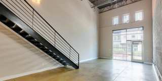 Cool and modern urban loft in Uptown Charlotte! Gallery 12