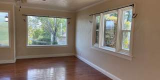 CHARMING 4 BED 2 BATH HOUSE NEAR DOWNTOWN Gallery 7