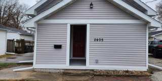 2 Bedroom 1 Bath Home With 2 Stall Garage Gallery 1
