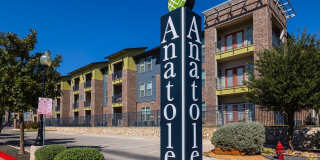 Anatole on Briarwood Gallery 29