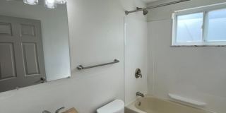 Renovated 5 Bedroom Home-Rare Find Gallery 13